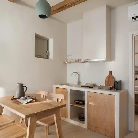 Yerma Apartment *